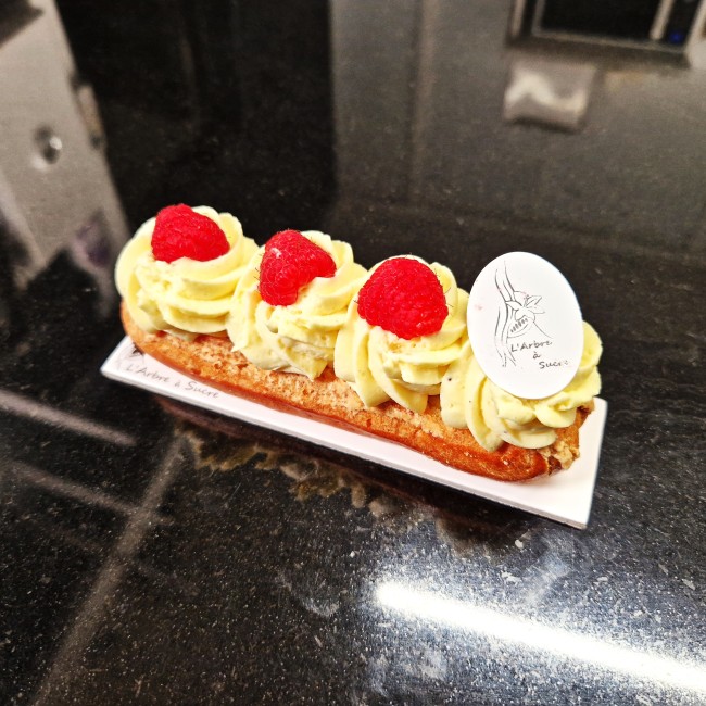 Eclair vanille et fruits rouges